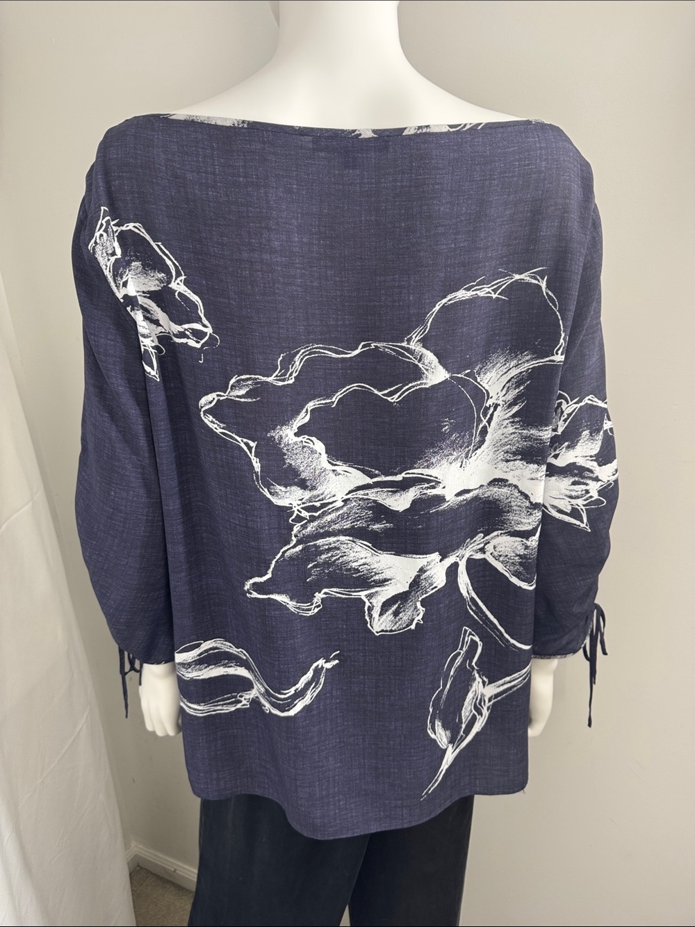 Lafayette 148 New York Georgina Silk Floral Blouse Large - Picture 9 of 11